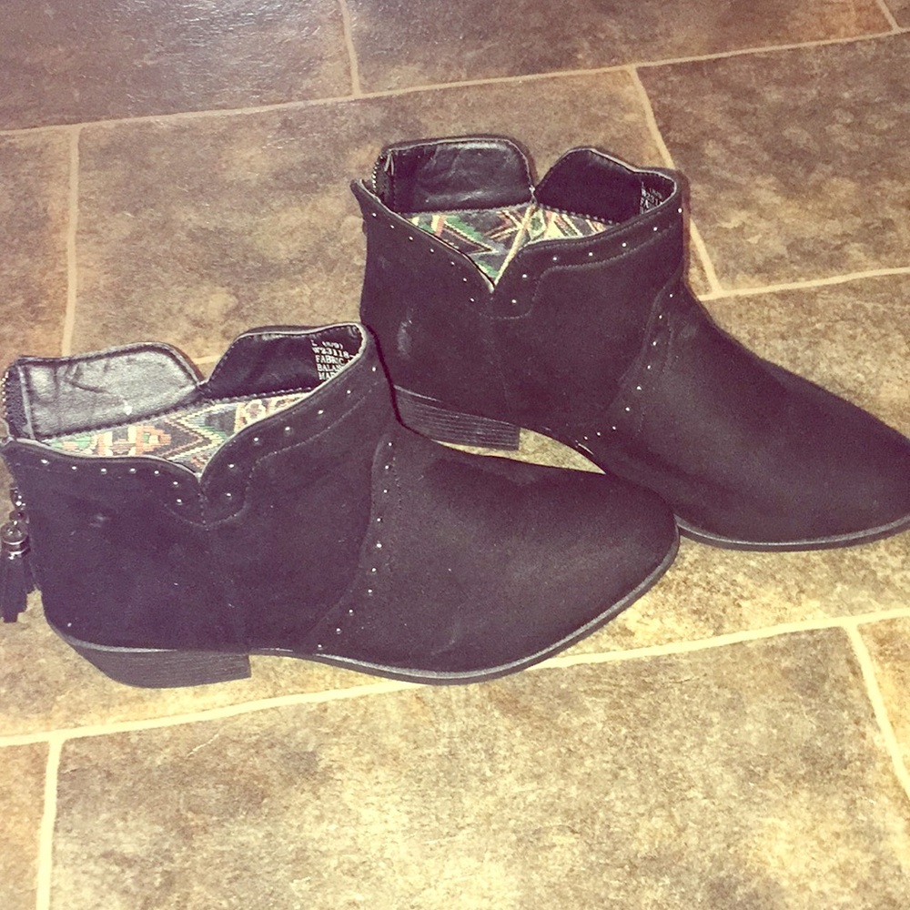 Black boots